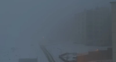 Yüksekova’da yoğun sis hayatı felç etti
