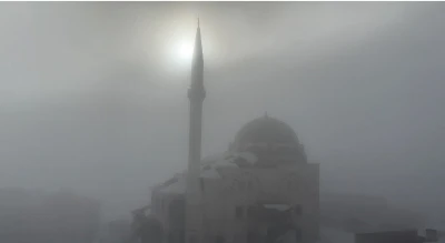 Y&uuml;ksekova&rsquo;da yoğun sis ulaşımı olumsuz etkiledi
