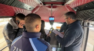 Y&uuml;ksekova&rsquo;da yolcu minib&uuml;sleri denetlendi
