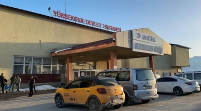 Y&uuml;ksekova&rsquo;da zehirlenme ş&uuml;phesiyle 12 &ouml;ğrenci hastaneye kaldırıldı
