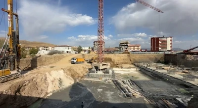 Yüksekova Devlet Hastanesinin inşaat çalışmaları devam ediyor
