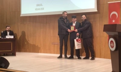 Y&uuml;ksekovalı &ouml;ğrenci ezan okuma yarışmasında b&ouml;lge birincisi oldu
