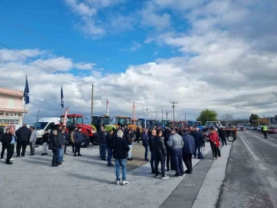 Yunanistan’da çiftçiler yol kapattı, polisle gerilim arttı
