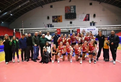 Yunusemre Belediyespor&rsquo;un sultanları ligde kaldı
