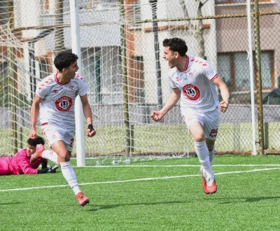 Yunusemre Belediyespor &uuml;st &uuml;ste &uuml;&ccedil;&uuml;nc&uuml; kez şampiyon
