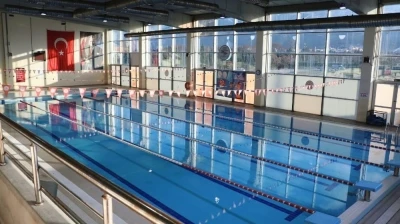 Yunusemre&rsquo;den kadınlara &ouml;zel kış d&ouml;nemi y&uuml;zme kursu
