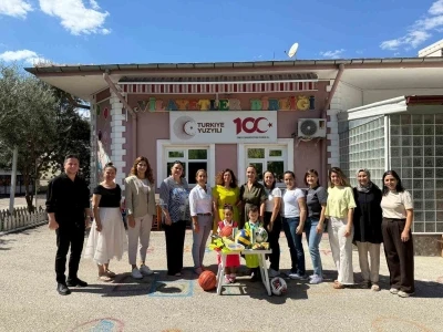 Yunusemreli minikler büyüklerine örnek oldu
