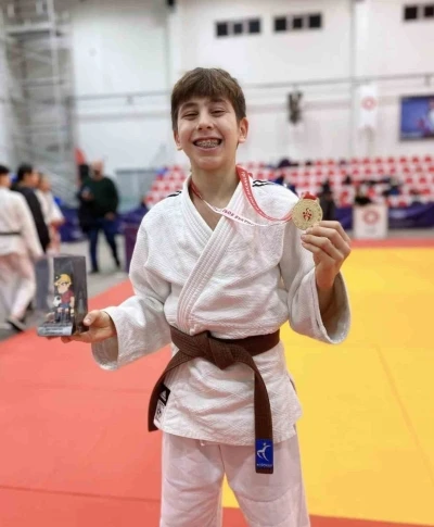 Yunusemreli sporculardan çifte madalya
