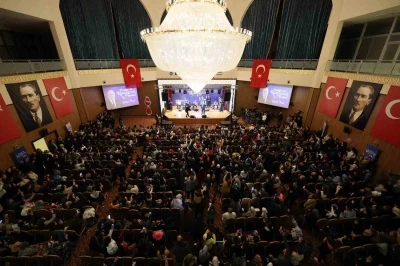 Y&uuml;reğir&rsquo;de g&ouml;n&uuml;llere dokunan konser

