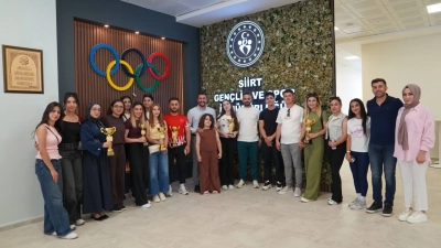YURTLİG&rsquo;de Zirveye &Ccedil;ıkan Sporcular &Ouml;d&uuml;llendirildi