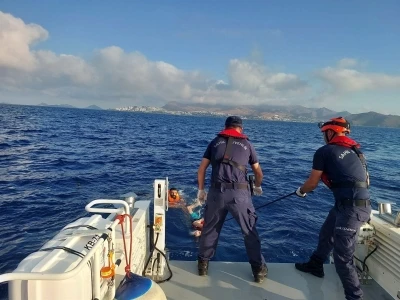 Yüzerek Yunan adalarına geçmeye çalıştılar
