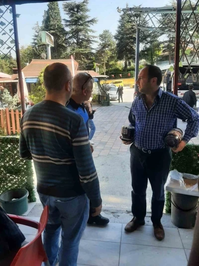 Zabıta t&uuml;ketim tarihi ge&ccedil;en 100 kilogram zeytine el koydu
