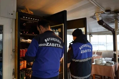 Zabıtadan balık&ccedil;ı teknelerine yılbaşı denetimi
