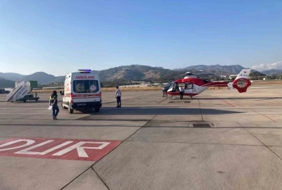 Zatürre teşhisi konulan bebek ambulans helikopterle sevk edildi
