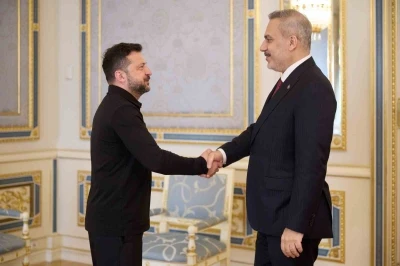 Zelenskiy, barışın sağlanmasına y&ouml;nelik &ccedil;abaları nedeniyle T&uuml;rkiye ve Bakan Fidan&rsquo;a teşekk&uuml;r etti
