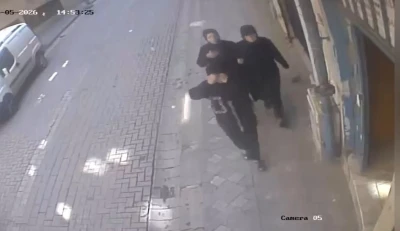Zeytinburnu&rsquo;nda hırsızlık yapan 3 ş&uuml;pheli su&ccedil;&uuml;st&uuml; yakalandı
