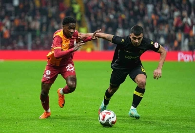 Ziraat T&uuml;rkiye Kupası: Galatasaray: 3 - İstanbulspor: 1 (İlk yarı)
