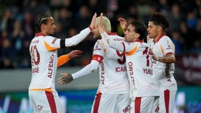 Zirvede hatalar haftası! Derbi &ouml;ncesi Aslan avantajı kaptı