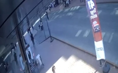 Zonguldak&rsquo;ta 10 yaşındaki &ccedil;ocuğa motosikletin &ccedil;arpma anı kamerada
