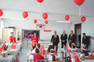 Zonguldak&rsquo;ta ikinci d&ouml;nemin ilk dersi &rsquo;Bayrak Sevgisi&rsquo; oldu
