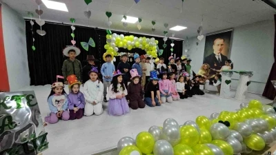 Zonguldak&rsquo;ta miniklerden renkli mesaj, şapkalarıyla empati vurgusu yaptılar

