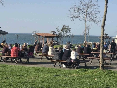 Zonguldak&rsquo;ta termometreler 24 dereceyi g&ouml;sterdi

