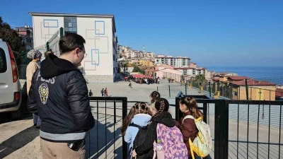 Zonguldak&rsquo;taki okullarda polis n&ouml;beti başladı

