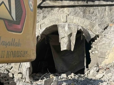 Zonguldak&rsquo;taki yıkım alanında bulunan sığınak incelemeye alındı

