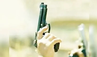 Gaziantep'te d&uuml;ğ&uuml;nde havaya ateş eden şahıs yakalandı: Ateş etme anları kamerada