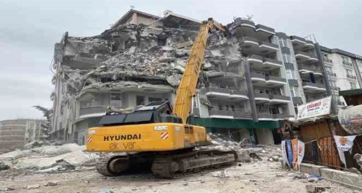 Adıyaman'da enkaz kaldırma tamamlandı, acil yıkılacak binalar yıkıldı