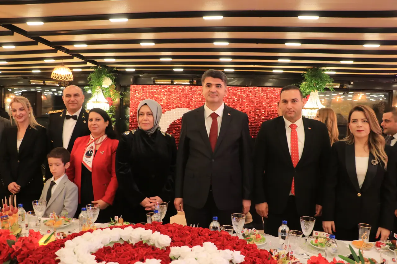 Kilis’te Cumhuriyet’in 103. yılı için Polisevi’nde buluşma