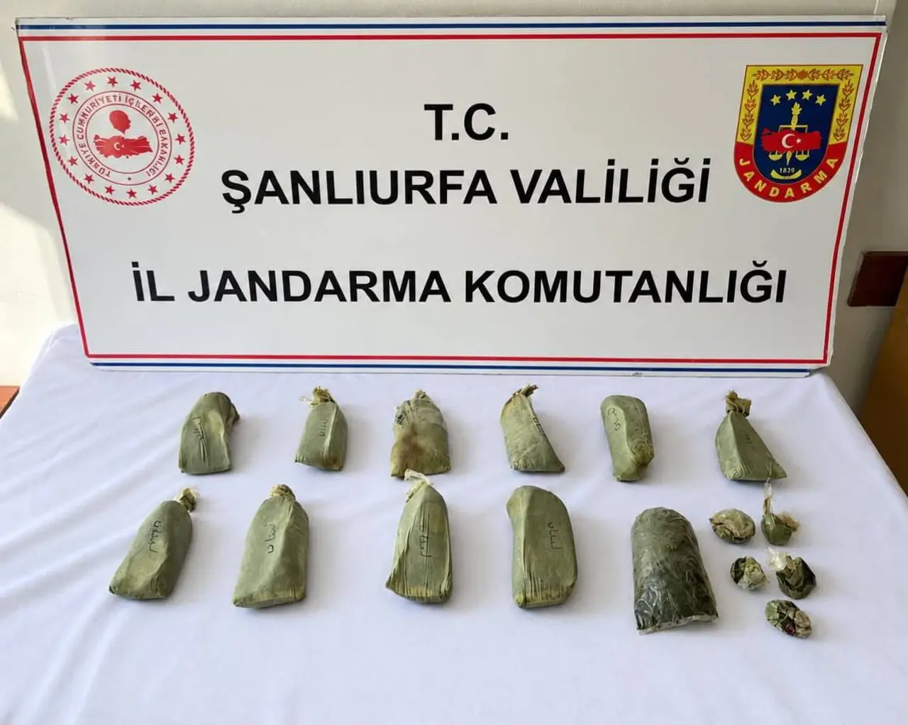 Suruç'ta düzenlenen operasyonda 5,5 kilogram esrar ele geçirildi