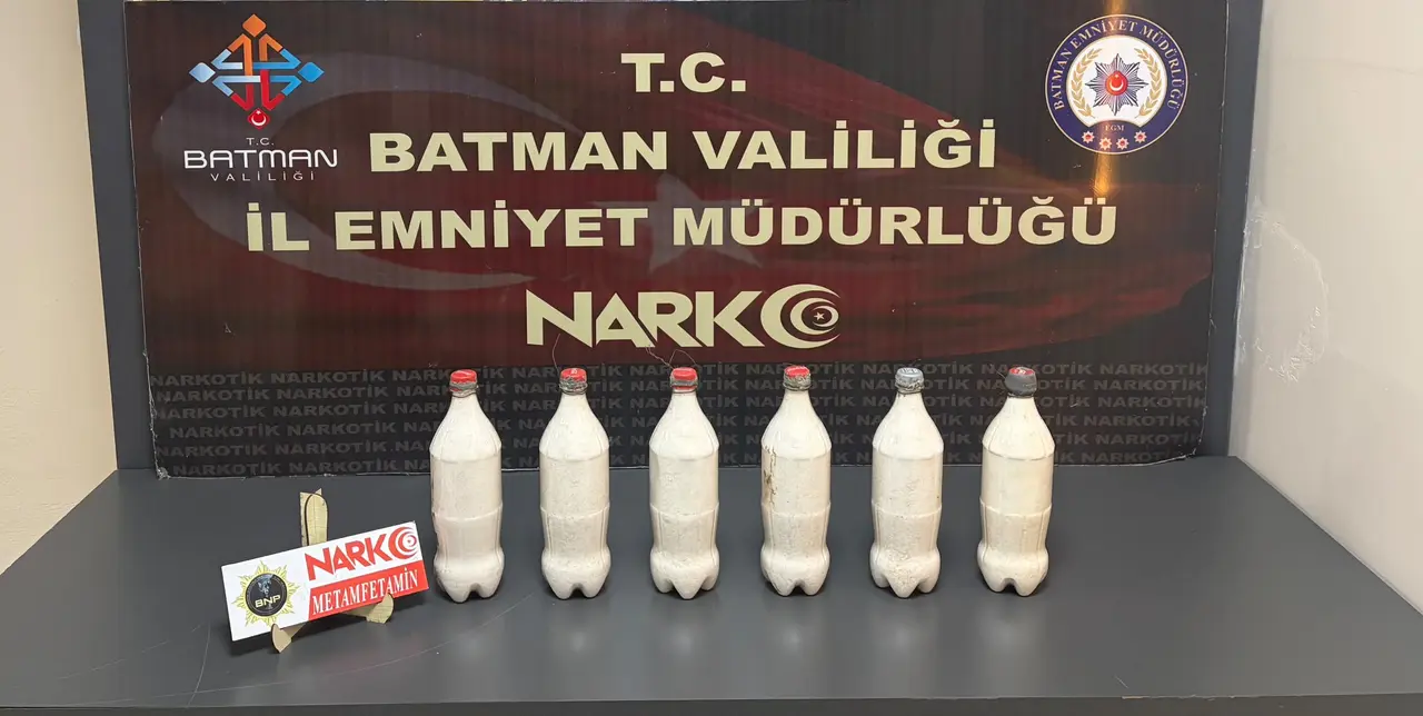 Batman'da hafif ticari aracın deposundan 5 kilo 200 gram sentetik uyuşturucu çıktı