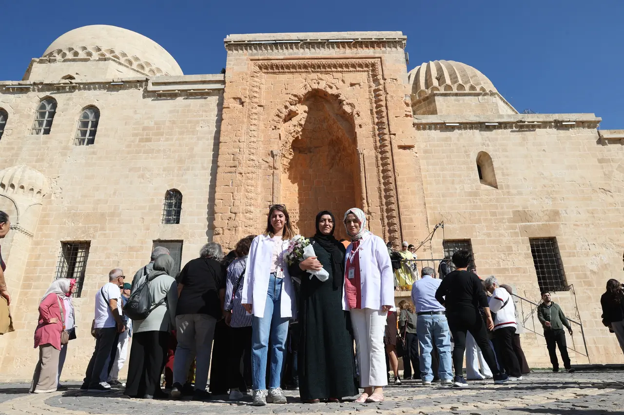 Mardin'de meme kanseriyle mücadele eden kadınlardan 4 dilde mesaj