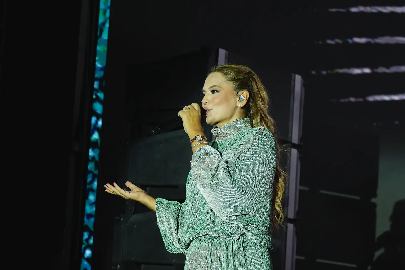 Demet Akalın Mardin'de Kültür Yolu Festivali kapsamında konser verdi
