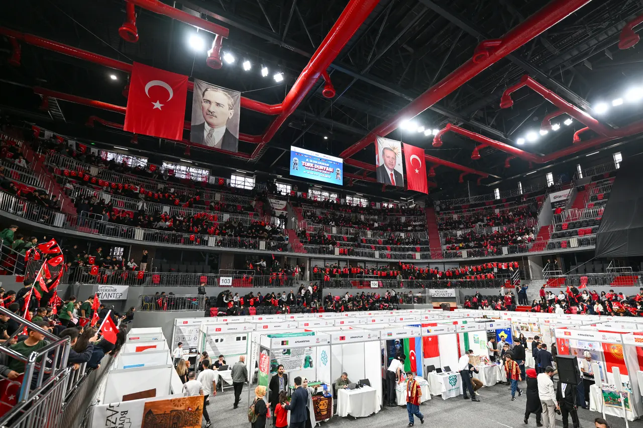 Gaziantep’te Türk Dünyasından Öğrencileri Buluşturan Bilim ve Kültür Etkinliği Açıldı