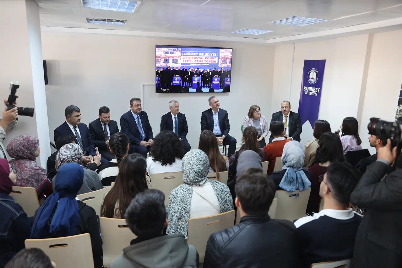 GAÜN yerleşkesinde öğrenciler için Genç Ofis hizmete başladı