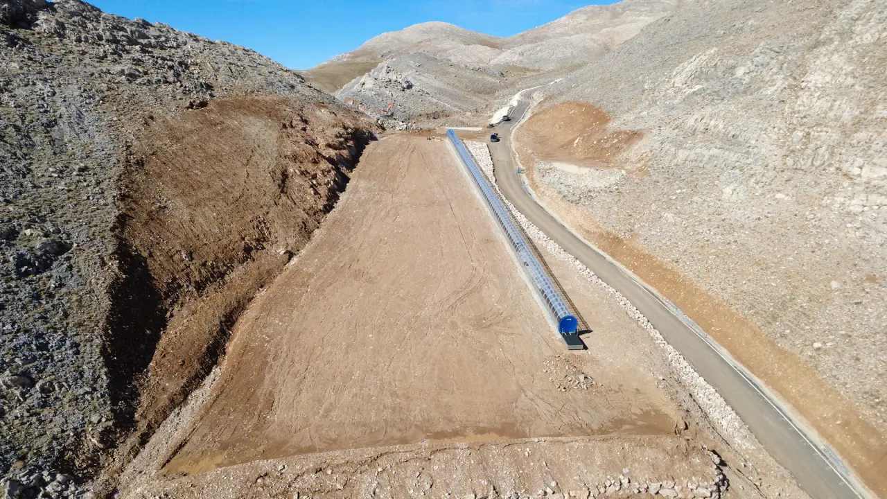 Mereto Dağı’nda kış turizmi için kayak tesisi hazırlığı sürüyor
