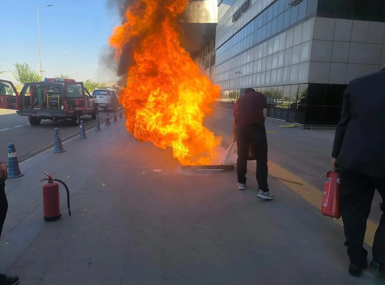 Batman Havalimanı’nda terminal yangını senaryosu tatbikatla uygulandı