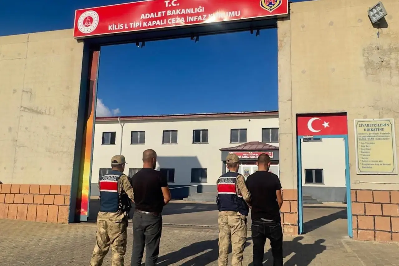 Kilis'te yasa dışı geçiş organizasyonu suçlamasıyla iki şüpheli cezaevine gönderildi
