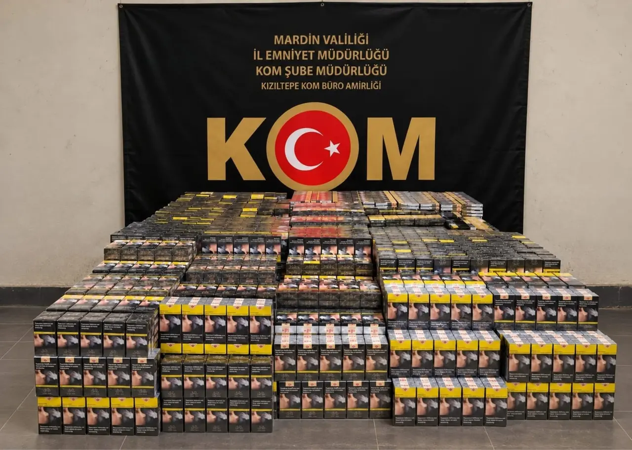 Kızıltepe’de bir araçta 6 bin 100 paket sigara bulundu