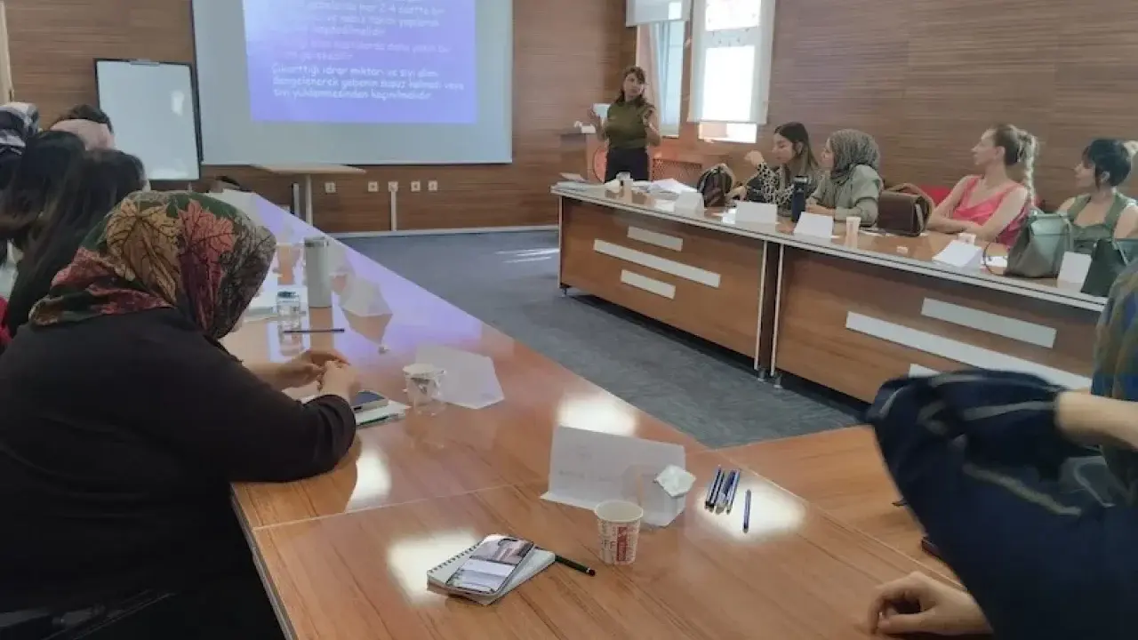 Mardin’de üreme sağlığı eğitimini tamamlayan 22 çalışana sertifika