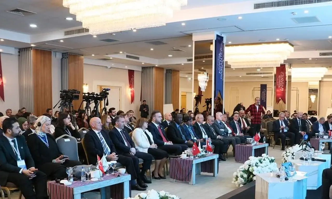 Gaziantep’te COP31 gündemi: Kentlerin iklim krizine uyumu masaya yatırıldı
