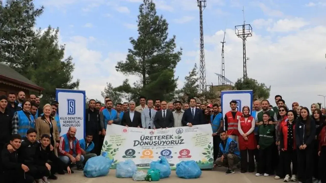 Kilis’te yükümlüler geri dönüşüm için çevre temizliği yaptı