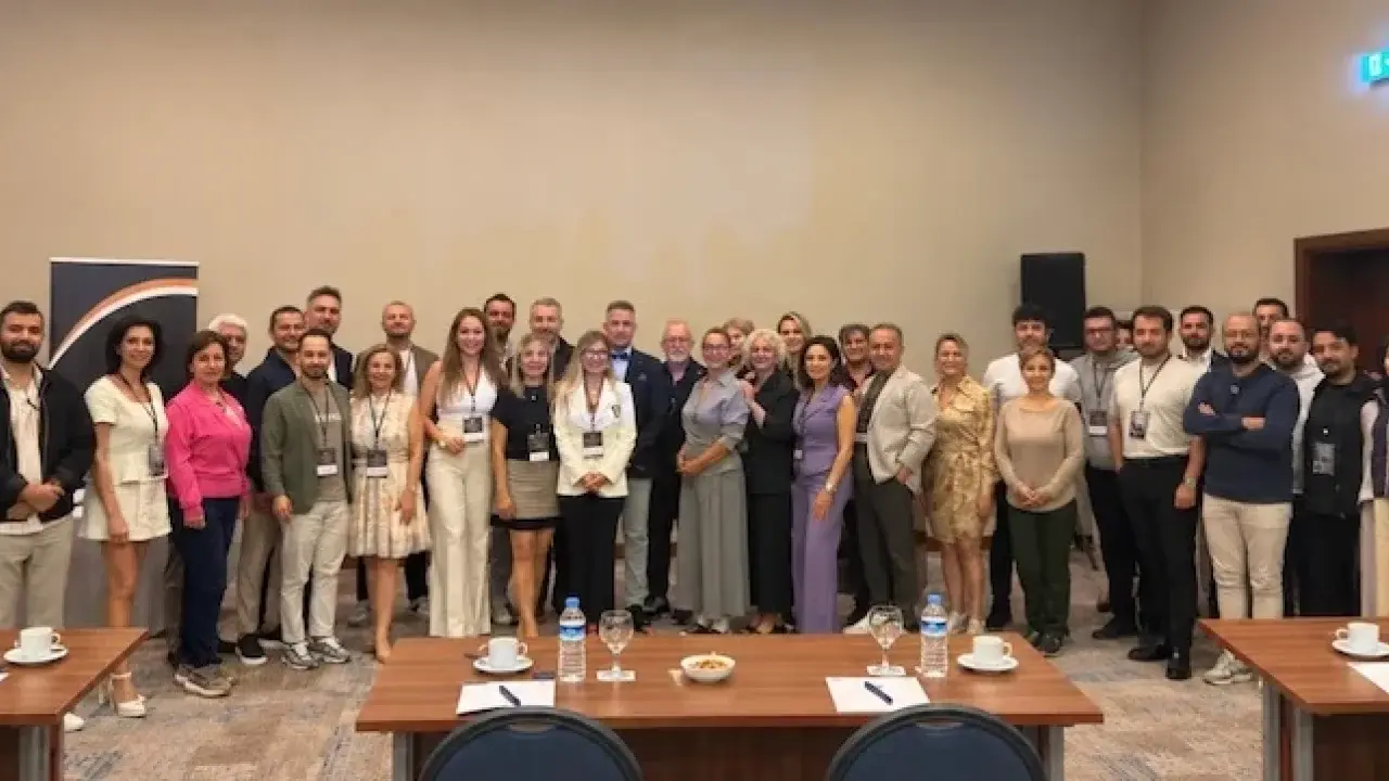 Mardin’de 60 Hekim Buluştu; Özden’den Memleketinde Bilimsel Eğitime Katkı