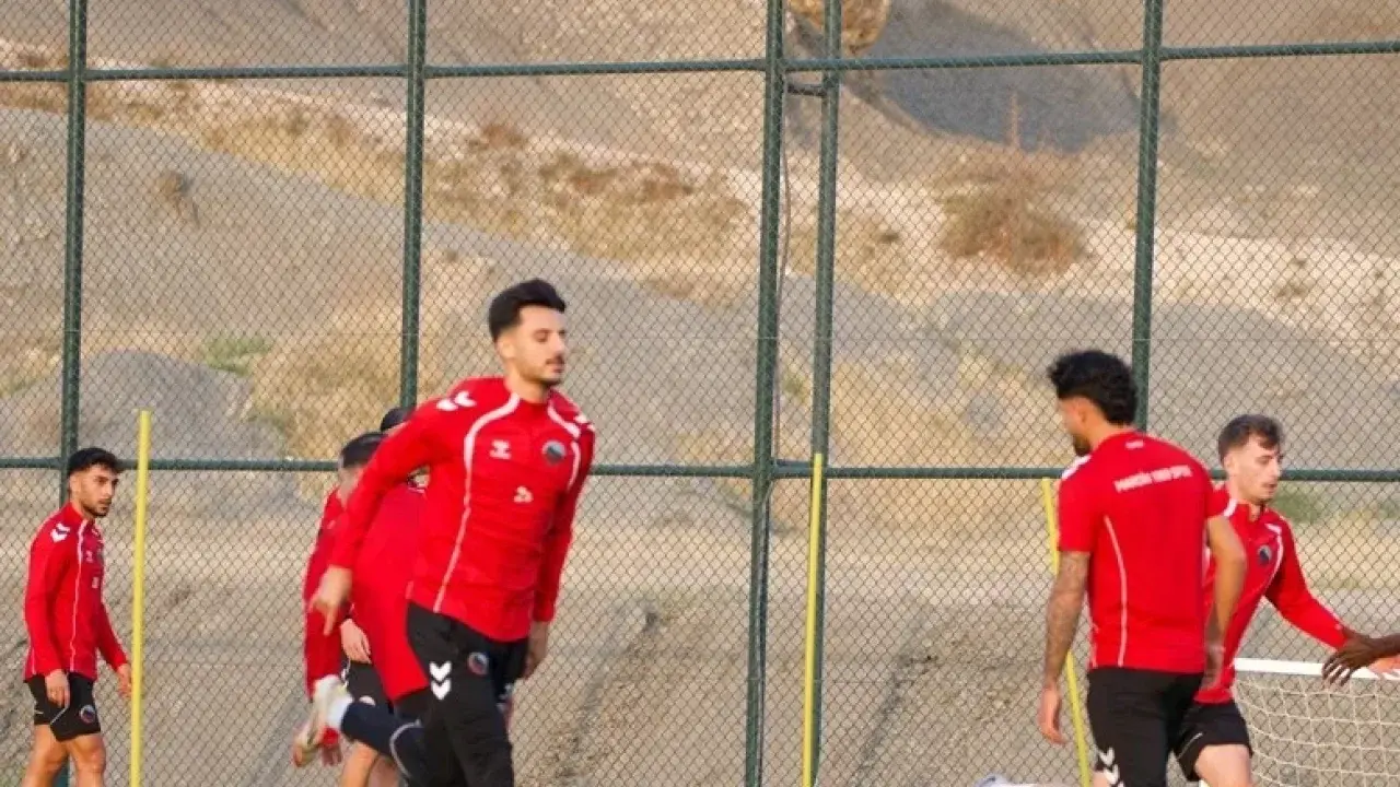 Mardin 1969 Spor'da Manisa FK karşılaşması öncesi son çalışma