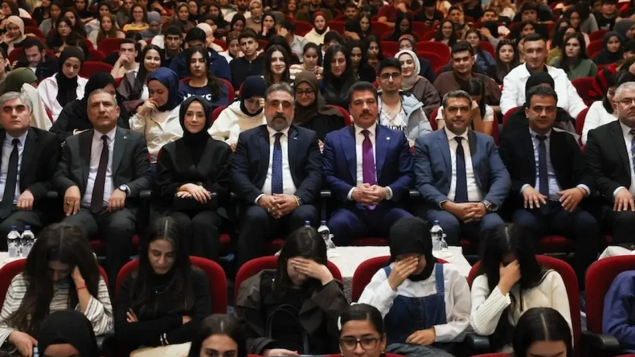 Cüneyt Yüksel’den MAÜ’de adalet ve barış vurgusu: “Adalet olmadan barış olmaz”