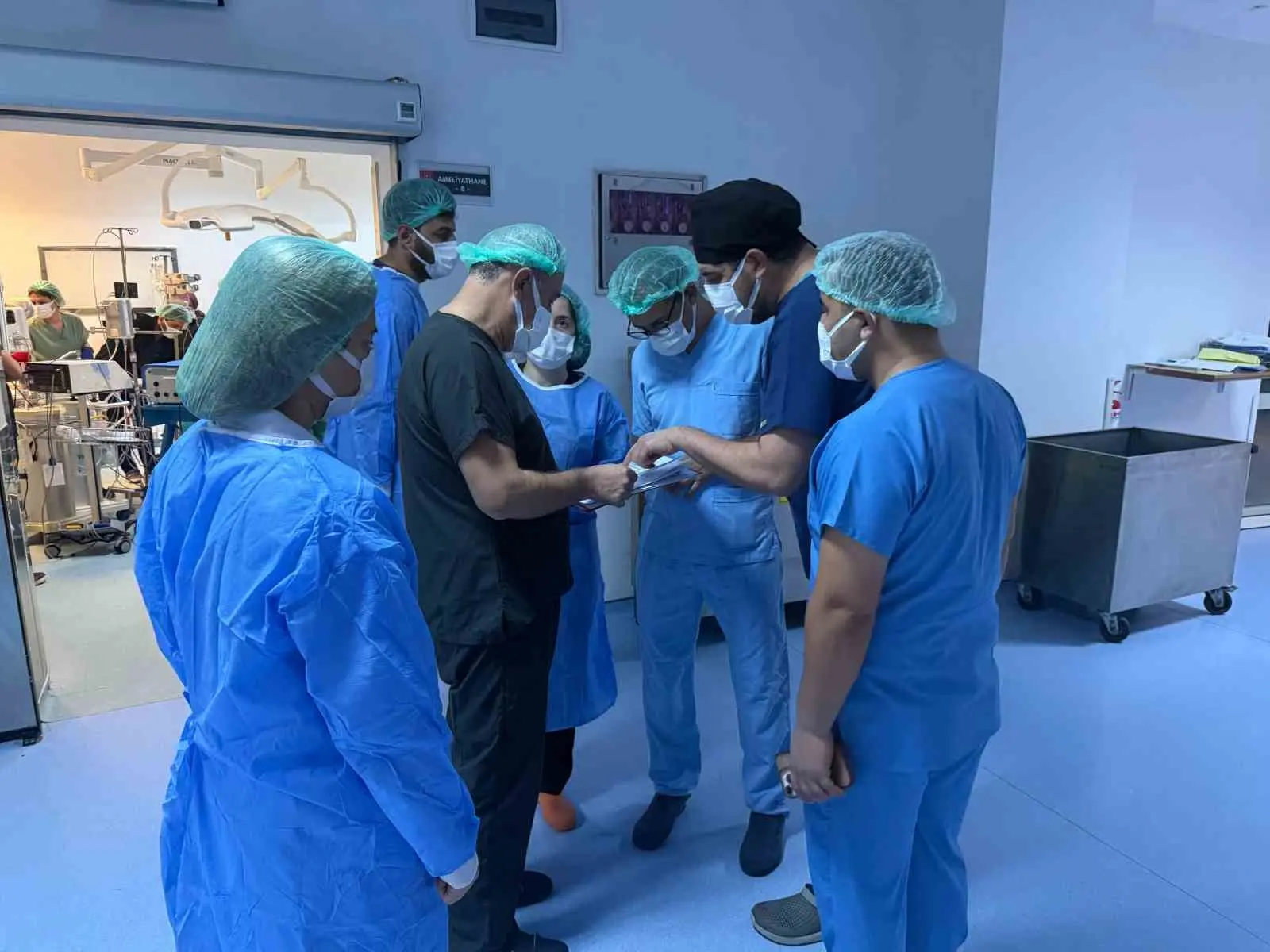 Şanlıurfa Eğitim ve Araştırma Hastanesinde organ bağışı sürecini ve sağlık çalışanlarını gösteren haber görseli