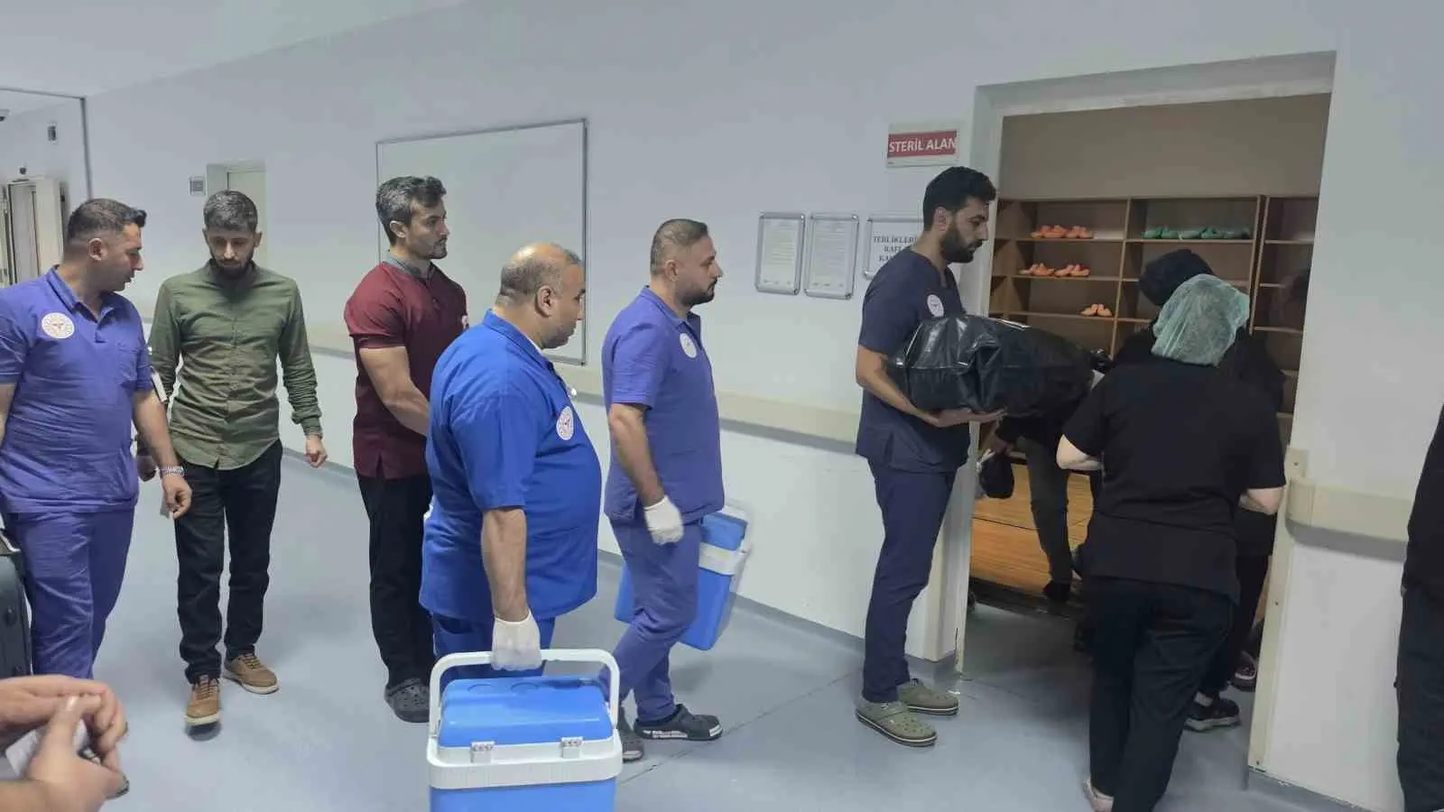 Şanlıurfa Eğitim ve Araştırma Hastanesinde organ bağışı sürecini ve sağlık çalışanlarını gösteren haber görseli