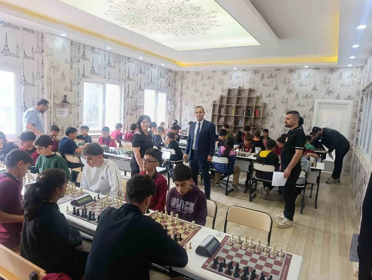 Sason’da 80 öğrencinin hamleleri Cumhuriyet turnuvasında buluştu